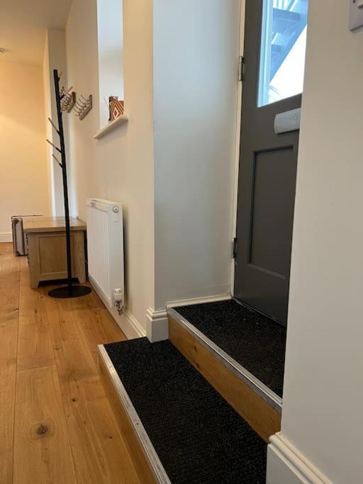 Luxurious 2 Bedroom Apartment In Central Berwick Экстерьер фото